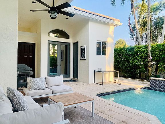 GUEST HOUSE AND CABANA BATH