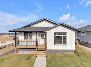 4812 S 55th Ave, Bentley, AB T0C2T0