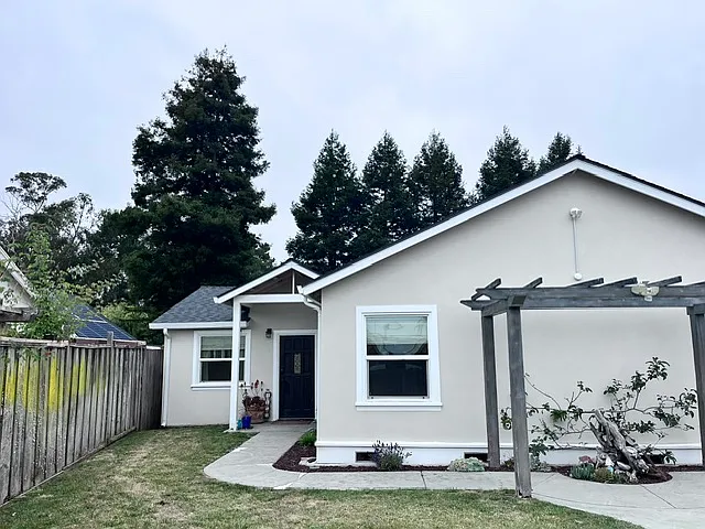 1055 El Dorado Ave