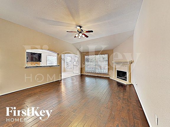 2nd image of 1820 Fairbanks Dr