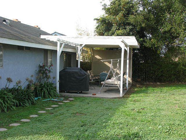 2nd image of 919 W Lemon Ave