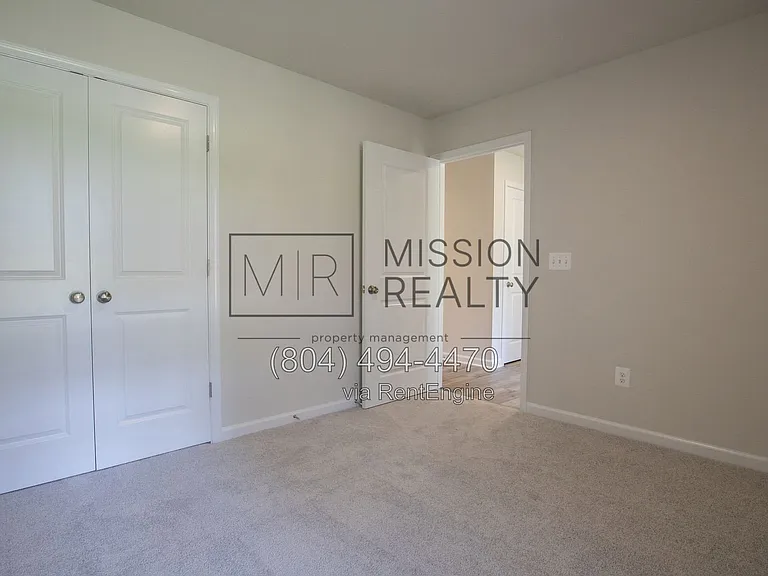 8756 Whitman Dr — Photo 7