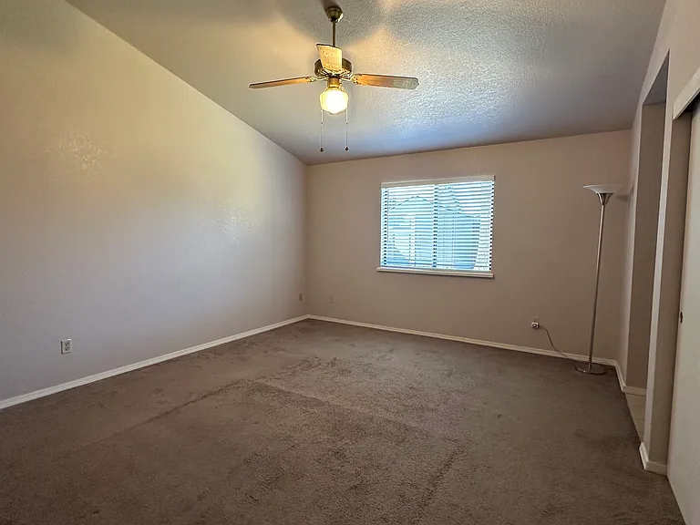4802 Hinchman Way — Photo 3