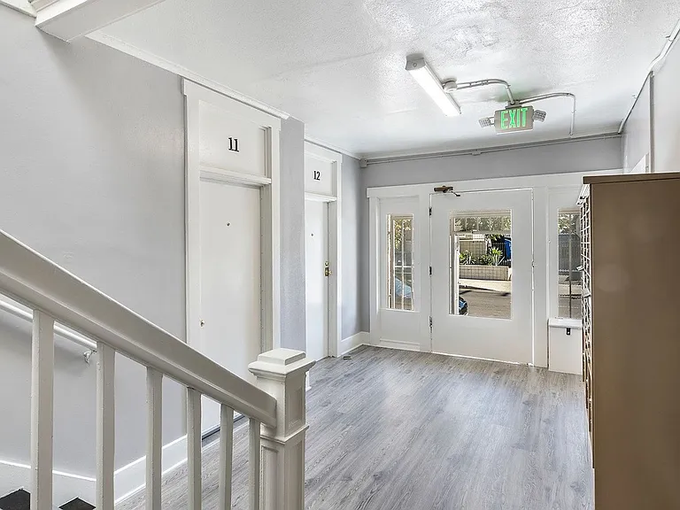 Portside Studio Apartments — Photo 19