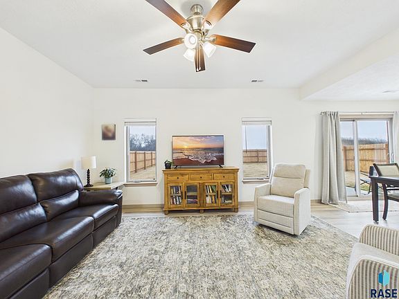 5th image of 2817 S Lana Dr