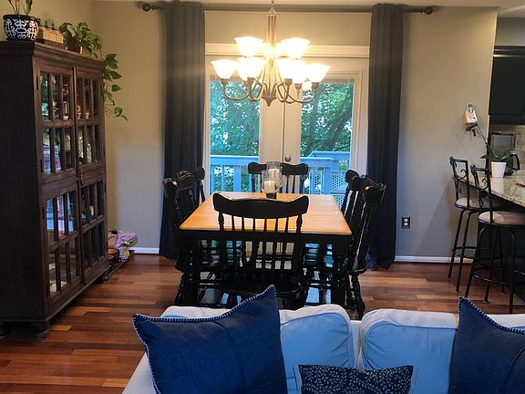 5th image of 120 Connemara Dr