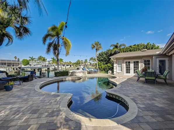 137 12th St E, Tierra Verde, FL 33715
