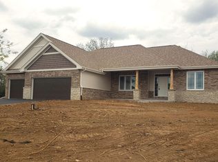 7938 Glenwood Dr, Roscoe, IL 61073