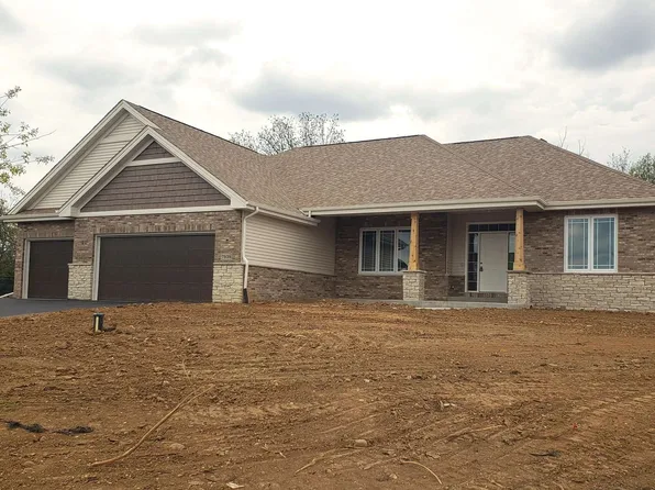 7938 Glenwood Dr, Roscoe, IL 61073