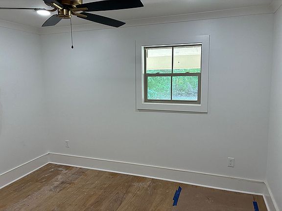 4th image of 625 Country Club Rd