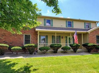 7521 W Ivy Ln, New Palestine, IN 46163