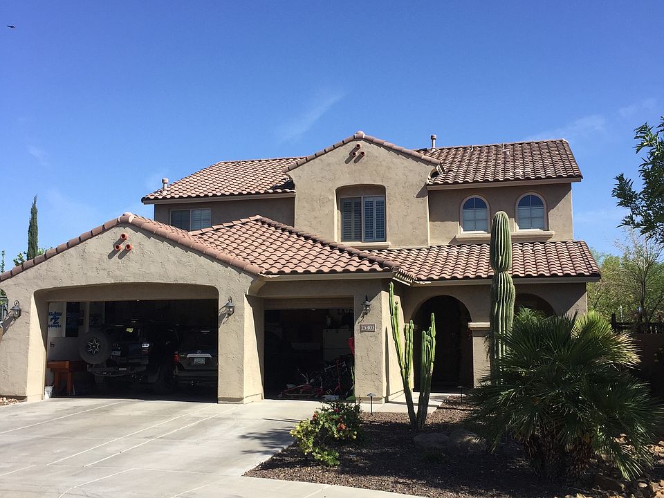 5 bedrooms & Den w/french Dr
