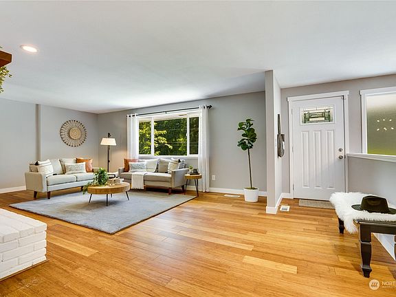 4th image of 5115 Huckleberry Lane NW