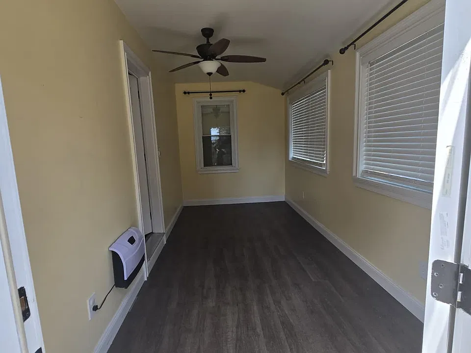 Side entrance mudroom/office