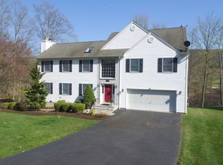 1 Hardbargain Rd, Oak Ridge, NJ 07438