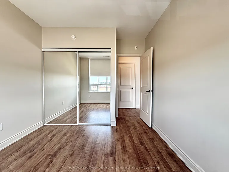 2396 Major Mackenzie Dr #418 — Photo 23