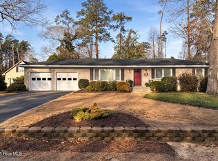 609 Edgehill Rd, Trent Woods, NC 28562
