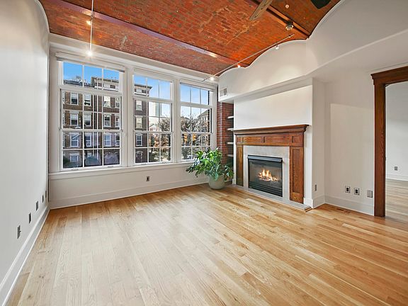 3rd image of 174 Washington St APT 2C