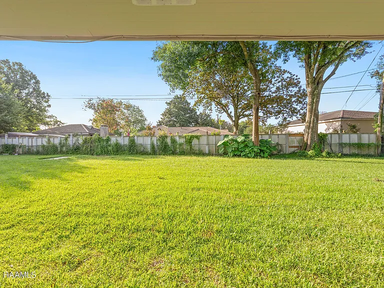 223 Stephanie Ave — Photo 25