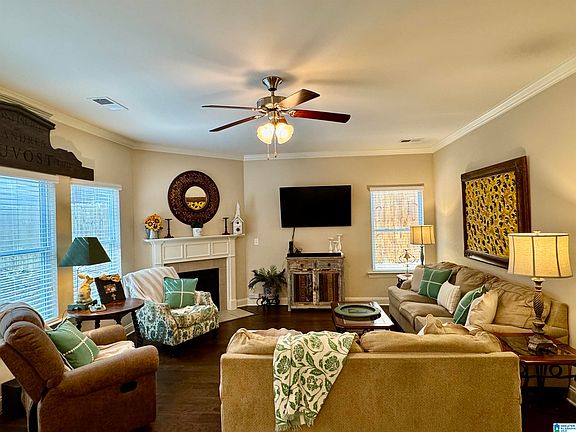 4th image of 599 Chelsea Station Cir
