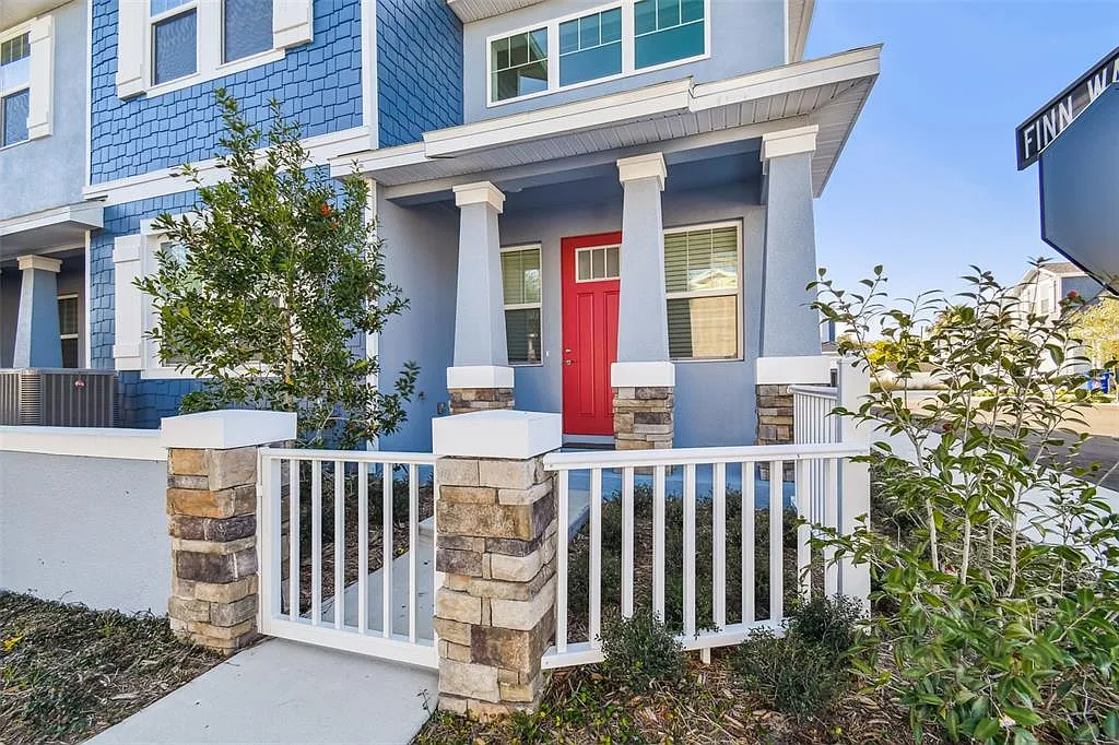 3 bed, 2.5 bath, 2150 sqft, $4,400 — Photo 3