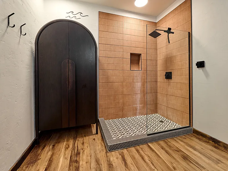 Main floor full bathroom, View 2