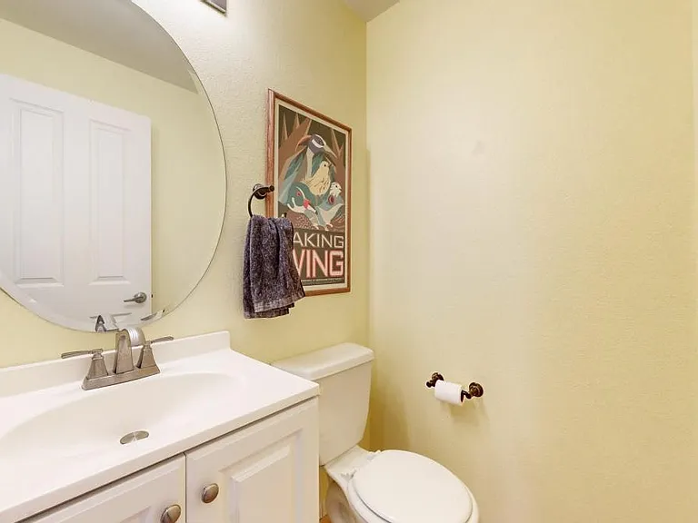 1221 E Prospect Rd — Photo 14