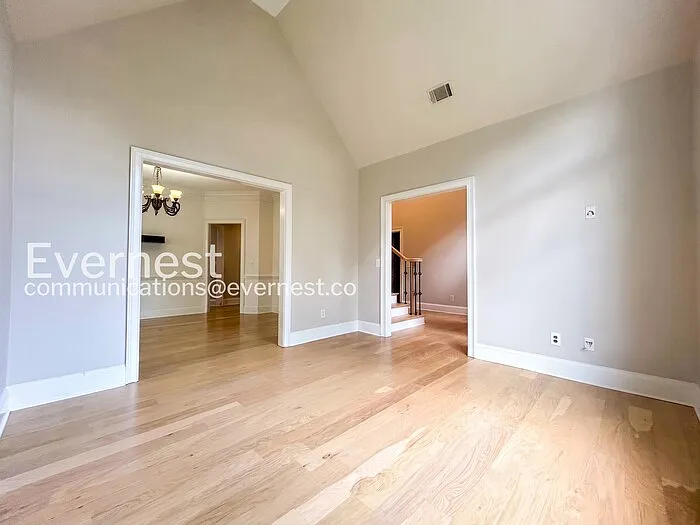 4706 Woodlawn Ct NE — Photo 12