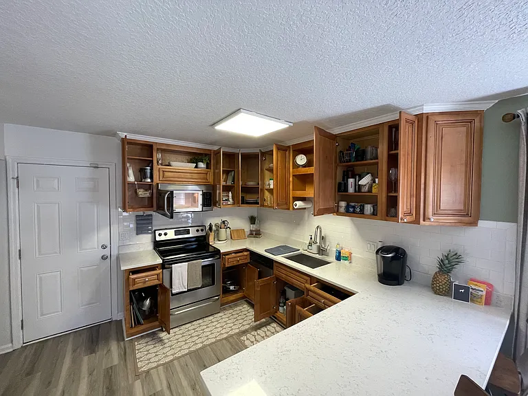 2219 Pine Pl — Photo 4