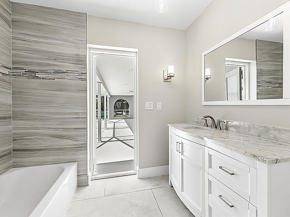5th image of 2509 SE 23rd Ave