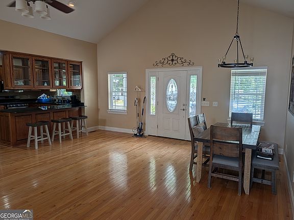 5th image of 388 Ross Ridge Rd