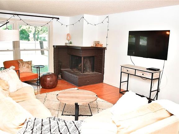 5th image of 511 Woodstock Ave