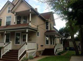 1209 Hagerer St APT 3, Racine, WI 53402