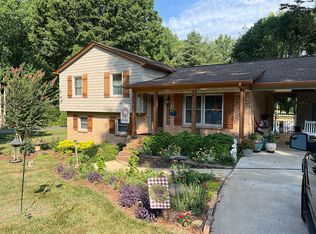 729 Mapleleaf Ln, Gastonia, NC 28056