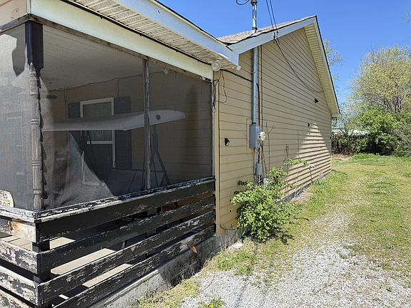 3rd image of 303 Cainsville Rd