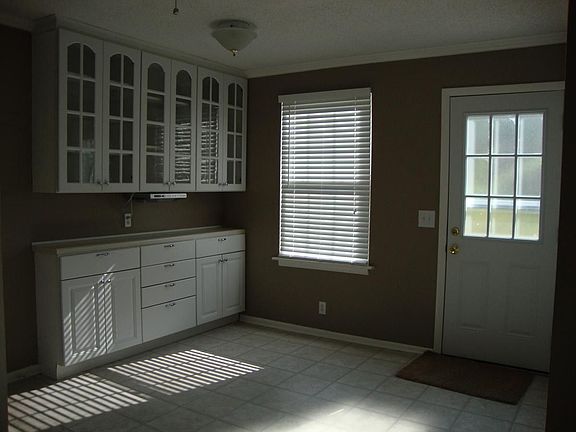 3rd image of 3917 Westlawn Pl