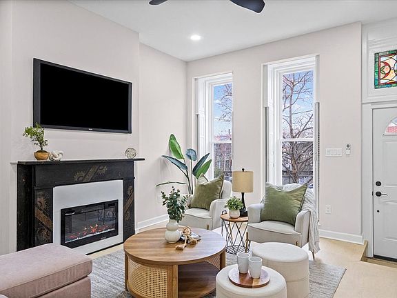 2nd image of 1612 E Biddle St