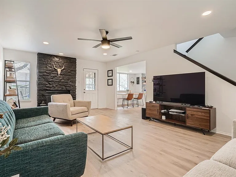 7701 Copano Dr — Photo 6