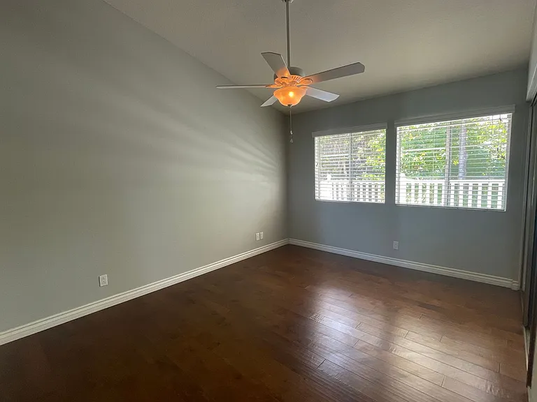 727 Balfe St — Photo 5