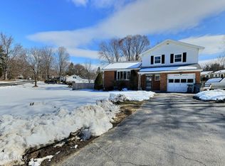 848 Warner Rd, Niskayuna, NY 12309