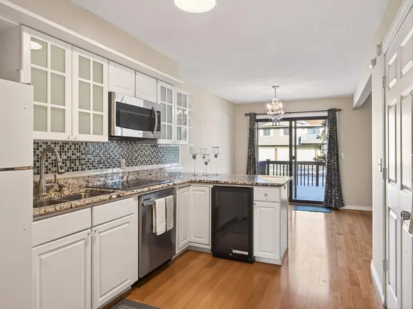 3287 Arcade St S, Saint Paul, MN 55127