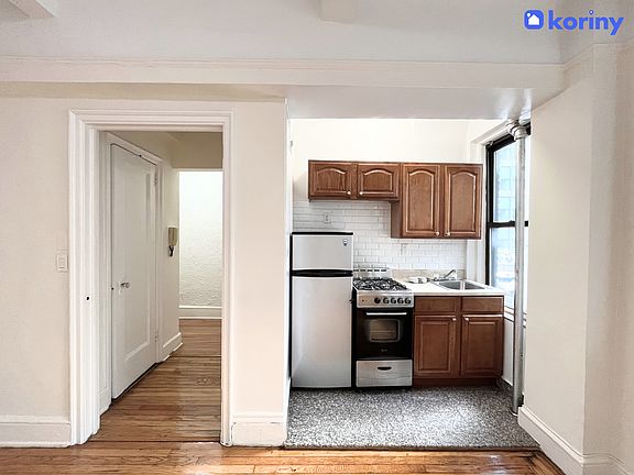 2nd image of 155 E 52nd St APT 9J