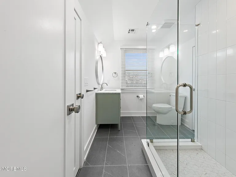 427 Hoyt St — Photo 30