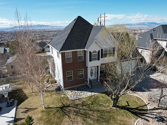 2nd image of 1083 N 700th St E