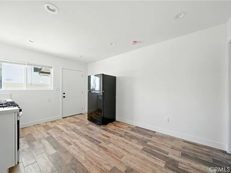 823 W 78th St #8231/2 — Photo 9