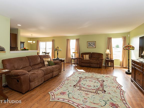 3rd image of 3807 Stockton Dr