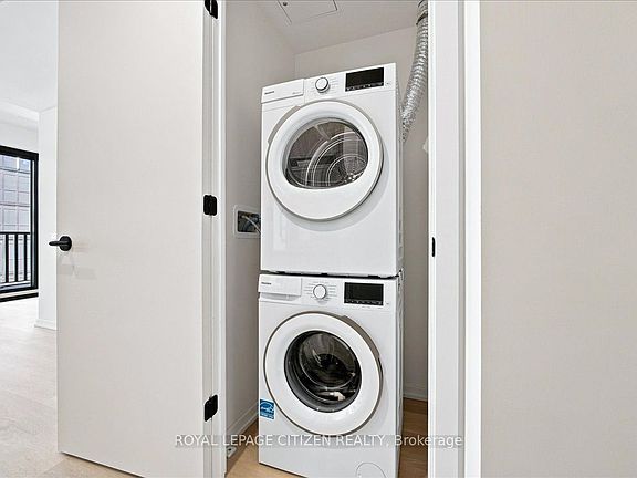 5th image of 109 Erskine Ave #1410