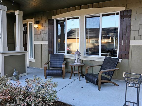 2nd image of 1609 NE 158th Ct