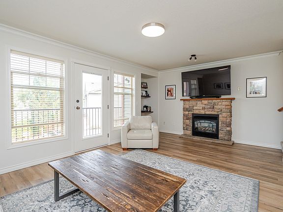 3rd image of 46840 Russell Rd #24