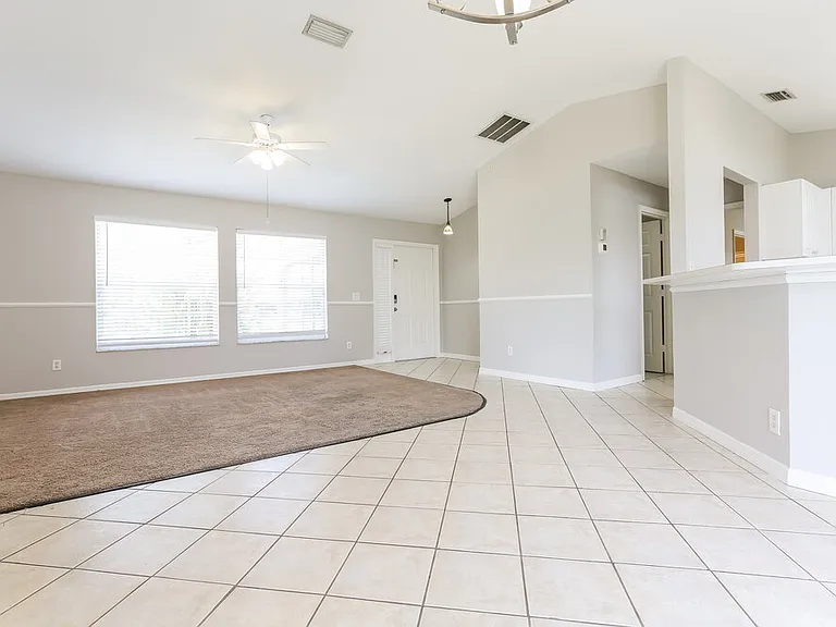 2525 Mather Ln — Photo 7